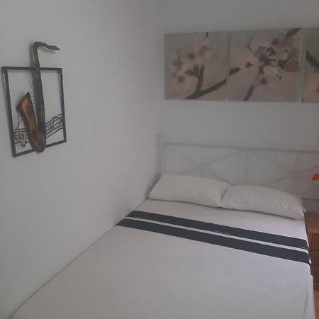 Alquiler Habitacion- Descanso Sabadell - Bano Compartido Εξωτερικό φωτογραφία