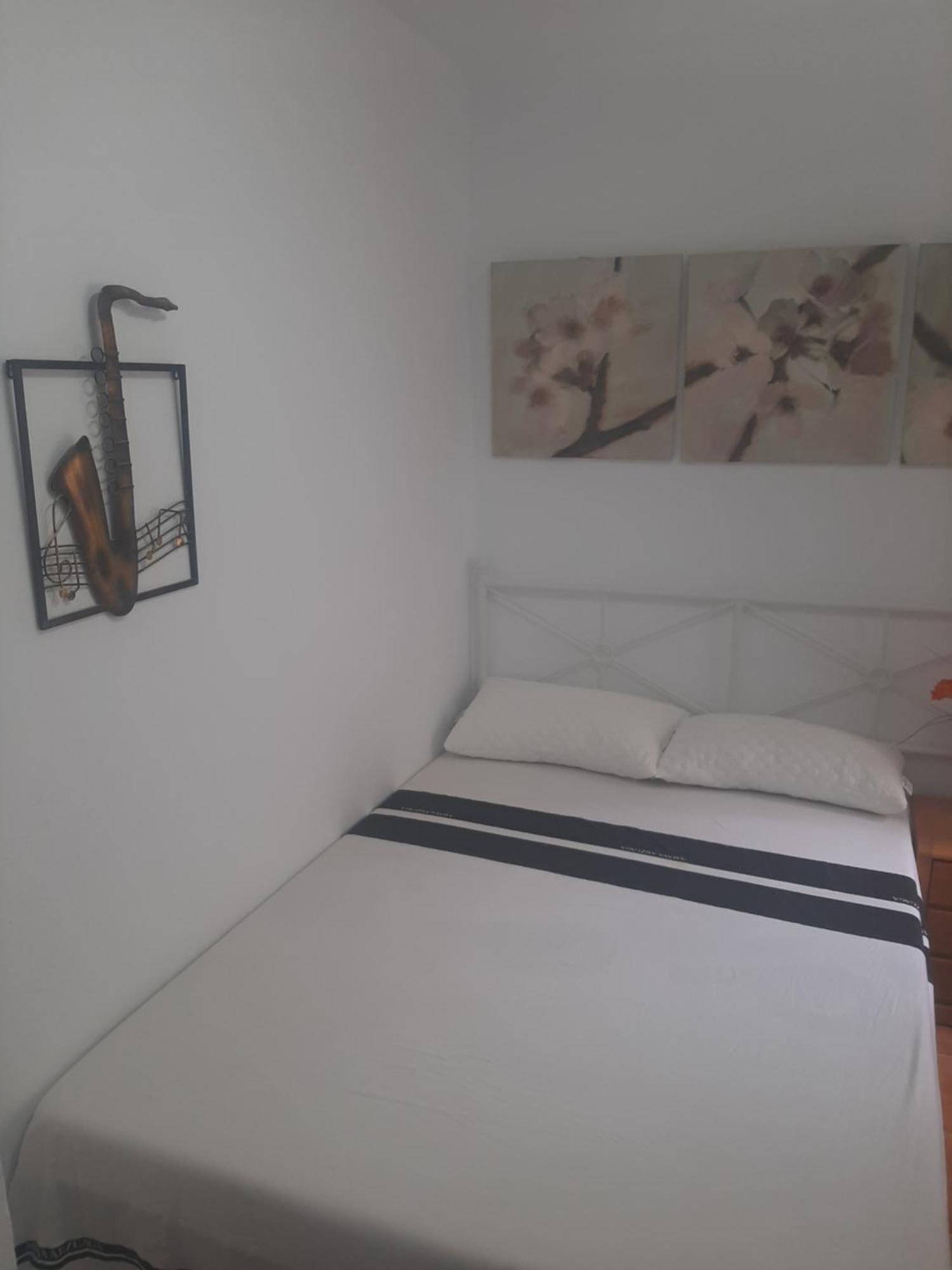 Alquiler Habitacion- Descanso Sabadell - Bano Compartido Εξωτερικό φωτογραφία